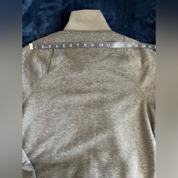 Woolrich Men's green zip-up jacket with hand pockets, chest pocket Size Medium - Picture 7 of 16